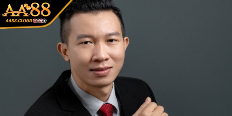 Anh còn đầu tư mạnh mẽ vào các hoạt động quản lý của nền tảng